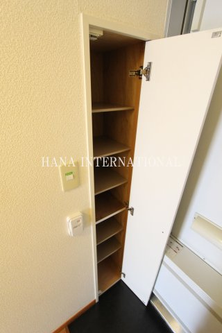 レオパレスグリーンハイツ長塚の玄関