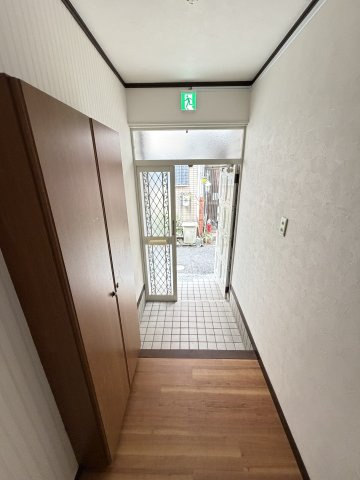 西区九条南3丁目貸家の居間・リビング