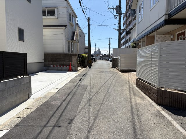小倉北区上富野4丁目の前面道路含む現地写真