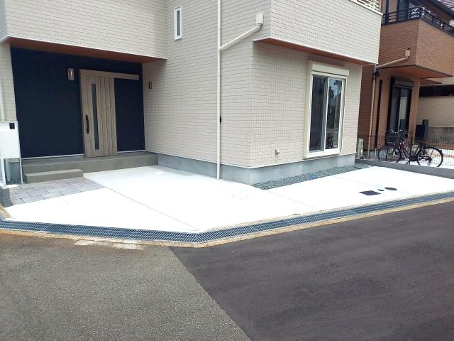 宝塚市安倉南4丁目新築一戸建の駐車場