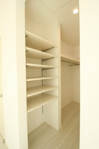 介良　新築戸建　1号棟　（全5区画）の収納|2Ｆ　南西の部屋　8.0帖+WCL+バルコニー付き