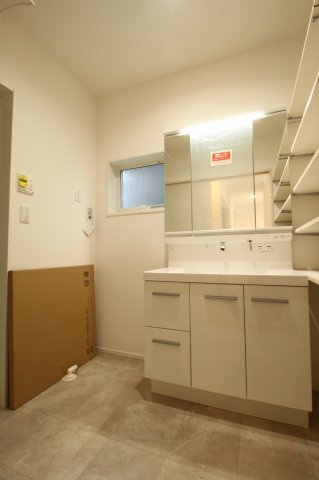 介良　新築戸建　1号棟　（全5区画）の独立洗面台