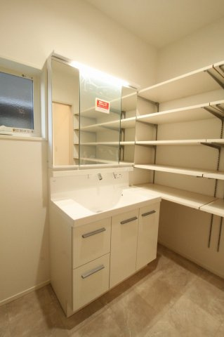 介良　新築戸建　1号棟　（全5区画）の脱衣所