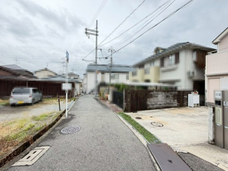 【前面道路含む現地写真】 | 【駐車場】駐車スペース１台分ございますよ！愛車の置き場所に困らないですね♪