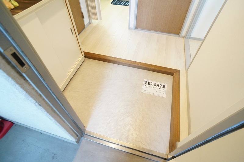 ハイツ糀屋IIの玄関