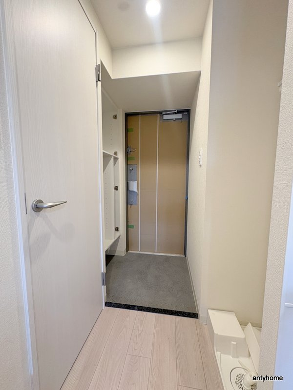 ファステート東大阪アダマス　仲介手数料無料の玄関