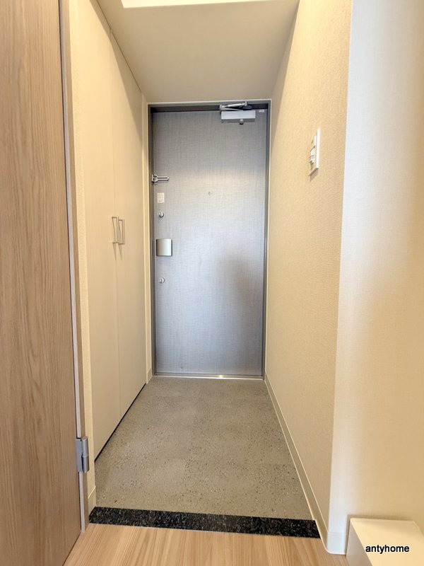 ファステート東大阪アダマス　仲介手数料無料の玄関