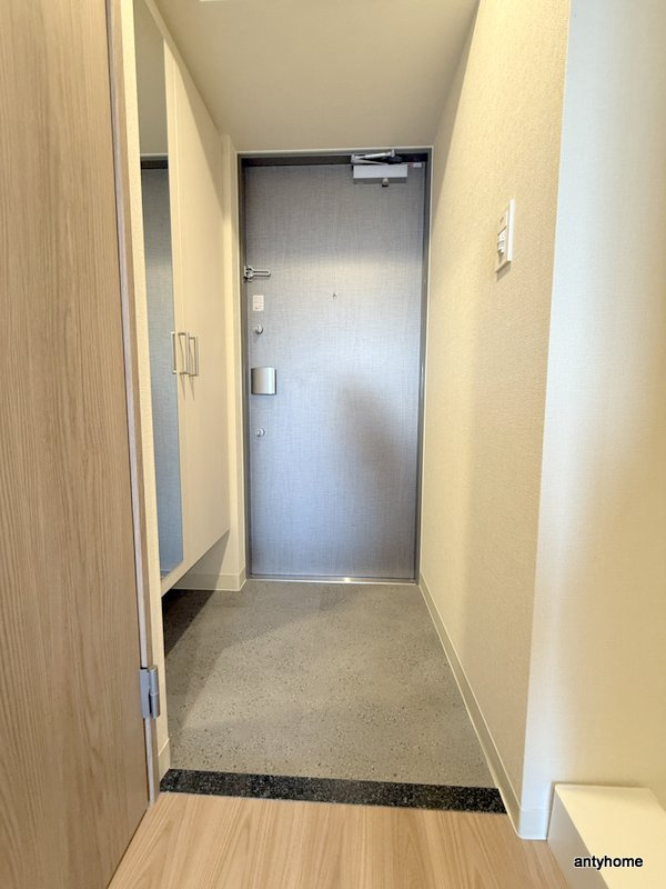 ファステート東大阪アダマス　仲介手数料無料の玄関