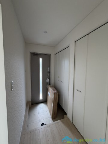秦野市ひばりケ丘第2　新築戸建　全4棟4号棟の玄関