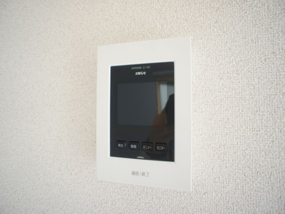 【セキュリティ】 | オクタヴィア | 訪問者の確認ができるTVドアホン付きです♪