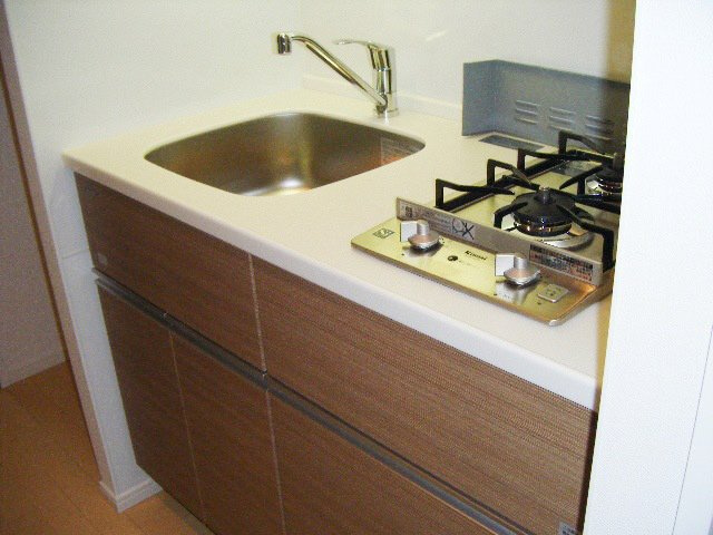 パークアクシス西船橋本郷町のキッチン|2口コンロ付きのシステムキッチン