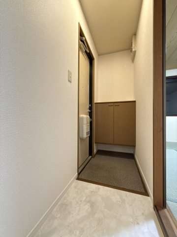 サンモール北花田Bの玄関