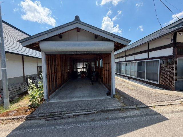 【駐車場】 | 耶麻郡北塩原村大字北山字村ノ内　倉庫　庭付き4DK