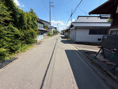 【前面道路含む現地写真】 | 耶麻郡北塩原村大字北山字村ノ内　倉庫　庭付き4DK