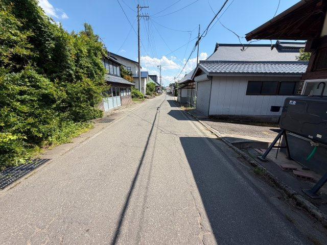 【前面道路含む現地写真】 | 耶麻郡北塩原村大字北山字村ノ内　倉庫　庭付き4DK