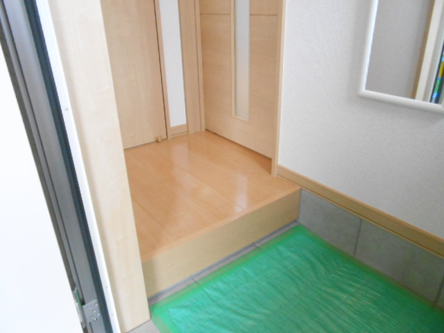 カーサ光和５号館の玄関