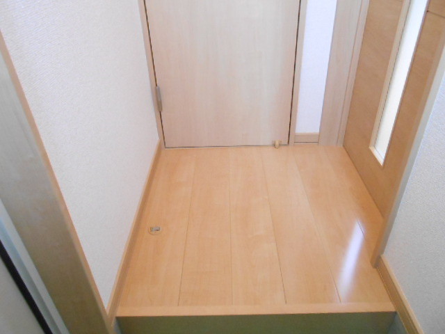 カーサ光和５号館の玄関