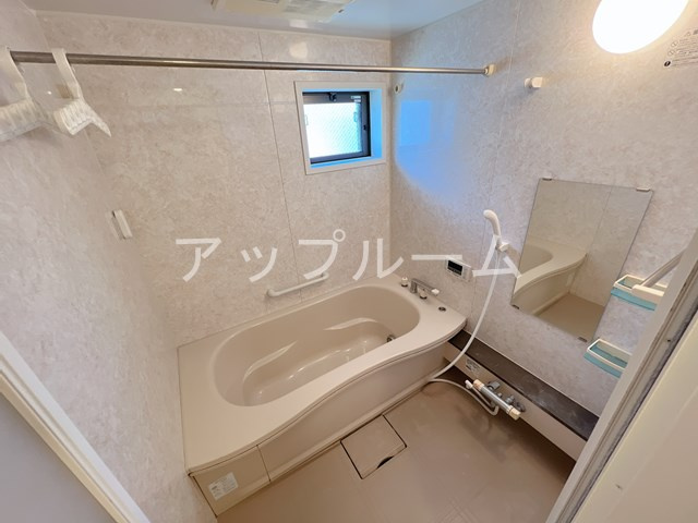 ジーニアル上条の浴室