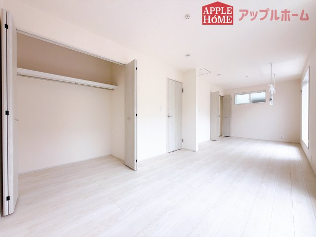 [新築住宅] 坂戸市元町 全4棟の洋室|２階居室は全室収納あり！たっぷりある収納活用でお部屋もキレイを保てます♪