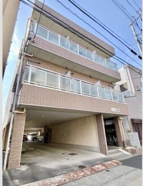 ハーモニアス桜山の駐車場