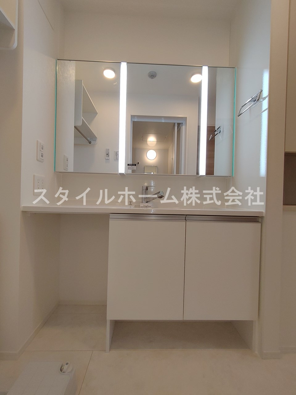 Park Front IWATAの独立洗面台|別部屋写真です。