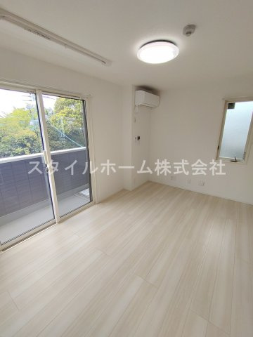 Park Front IWATAの居間・リビング|別部屋写真です。