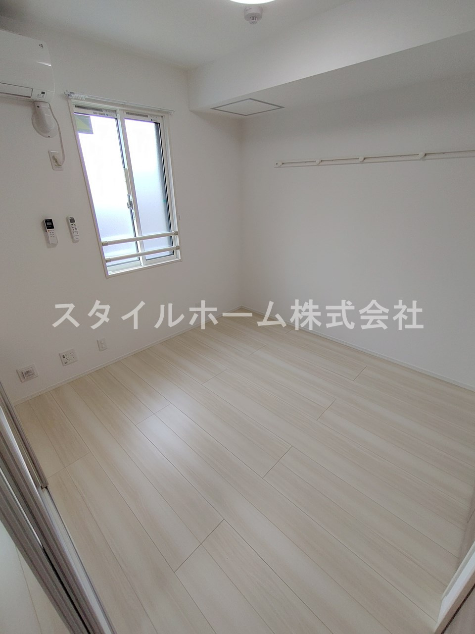Park Front IWATAの居間・リビング|別部屋写真です。