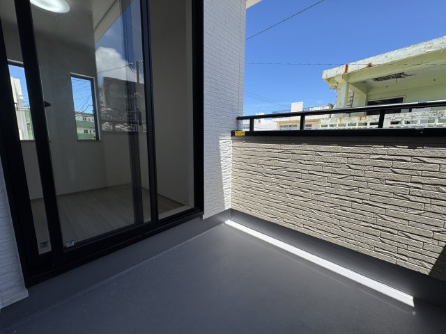 糸満市糸満（限定1棟）のバルコニー|A号棟　バルコニー♪（バルコニー2ヶ所付き）2階ホールから出入り可♪