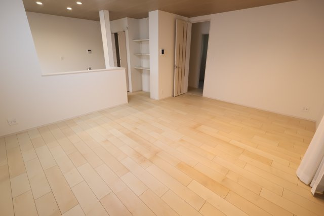 《仲介手数料無料》富士見市上沢１丁目13-11新築一戸建てハートフルタウンの居間・リビング