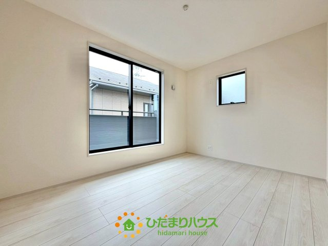 杉戸第５　新築一戸建て　リーブルガーデンの寝室|採光・通風ともに良好で、快適な居住環境です！