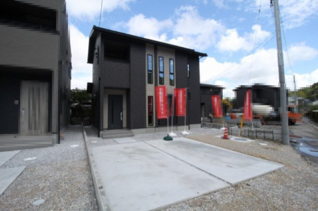 介良　新築戸建　2号棟　（全5区画）の駐車場