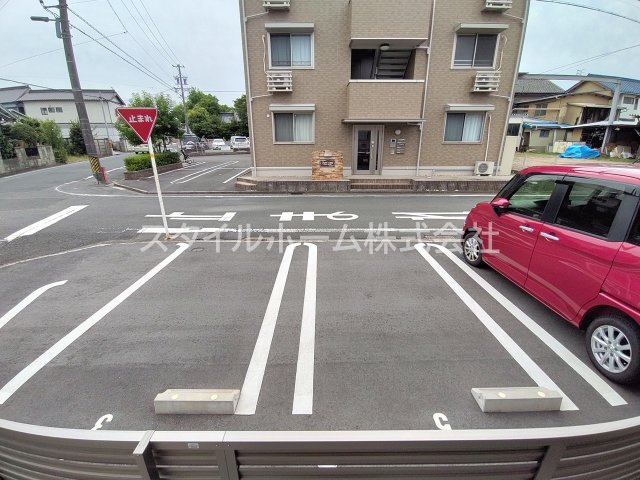 カトルの駐車場