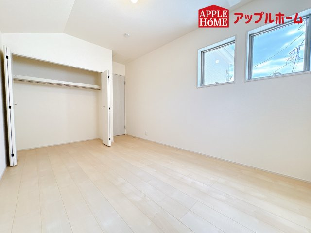 [新築住宅] 鴻巣市松原 3期 全5棟の洋室|２階居室は全室収納あり！たっぷりある収納活用でお部屋もキレイを保てます♪