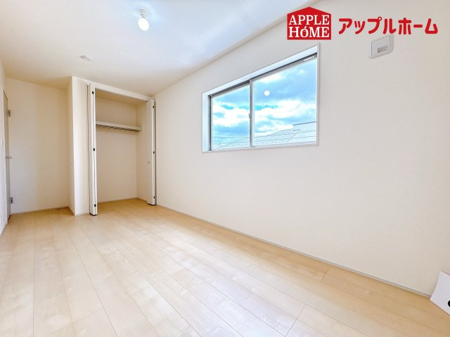[新築住宅] 鴻巣市松原 3期 全5棟の洋室|２階居室は全室収納あり！たっぷりある収納活用でお部屋もキレイを保てます♪