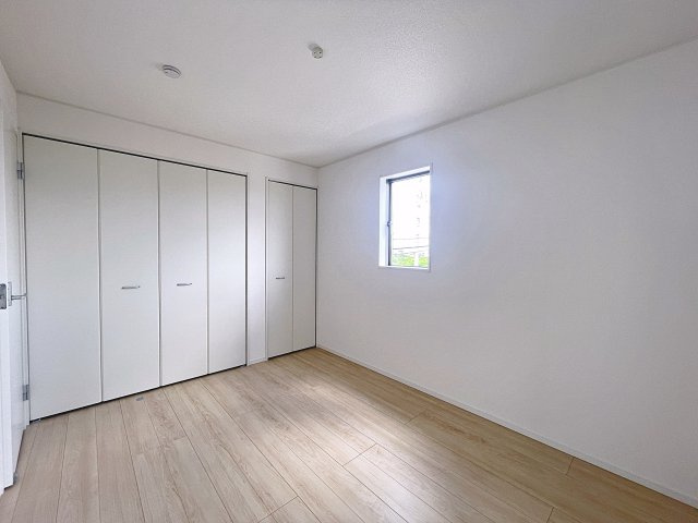 新築戸建・新築建売　福島市南沢又第21　清水小学校・清水中学校の洋室|シンプルなので様々なテイストのインテリアも合いそうですね！