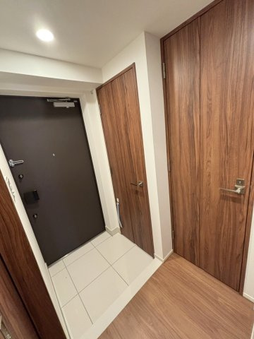 プレシス秋津ステーションフロントの玄関|玄関/シューズインクローク付