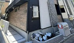 ＫＬＥＩＳ志村三丁目のエントランス