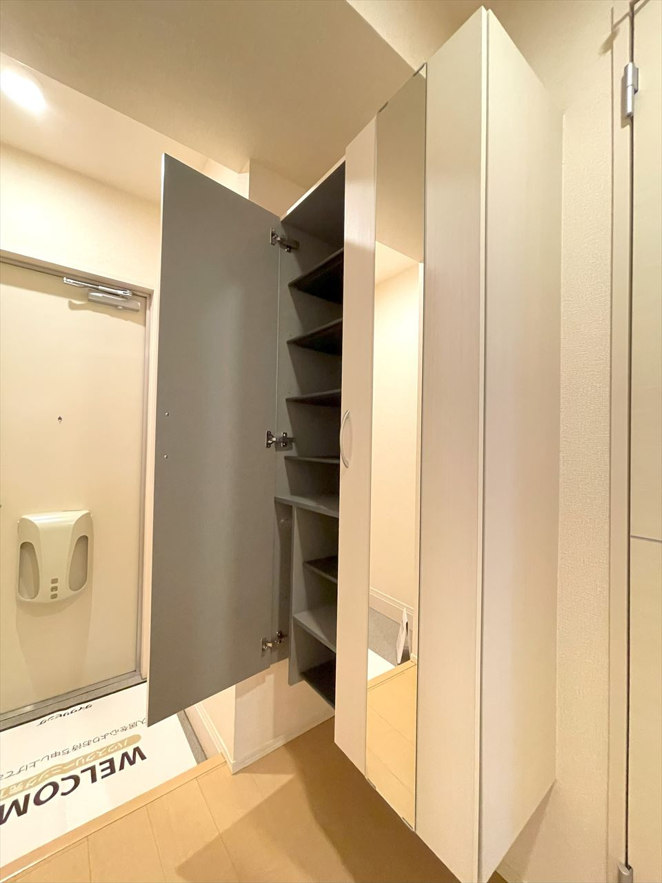 Ｂｅａｎｓの収納|※同タイプ・別室の写真になります。
※クロスの色や設備については現況優先となります。