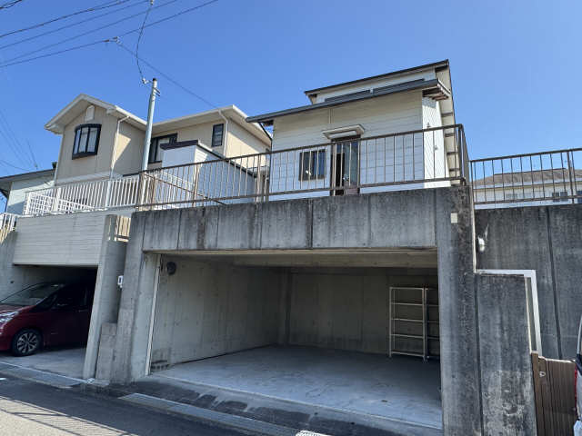 桑名市藤が丘1丁目庭付きガレージハウスの外観