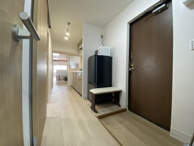 メゾン紅葉のその他|洋室のお部屋から見た室内