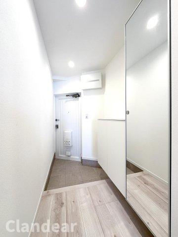 新松戸ハイツの玄関|ドキドキの新生活も、安心してスタート。ぴったりの住まいを見つけませんか？クランディアが一緒に住まい選びをサポートします‼　まずは、お気軽にお問合せください　＃クランディア