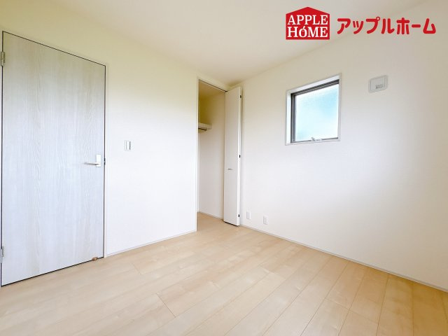 [新築住宅] 鴻巣市松原 3期 全5棟の洋室|２階居室は全室収納あり！たっぷりある収納活用でお部屋もキレイを保てます♪