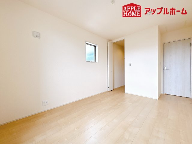 [新築住宅] 鴻巣市松原 3期 全5棟の洋室|２階居室は全室収納あり！たっぷりある収納活用でお部屋もキレイを保てます♪