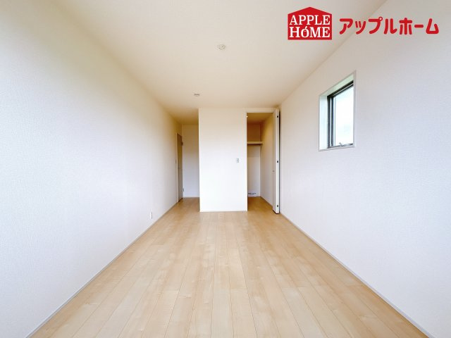 [新築住宅] 鴻巣市松原 3期 全5棟の洋室|２階居室は全室収納あり！たっぷりある収納活用でお部屋もキレイを保てます♪