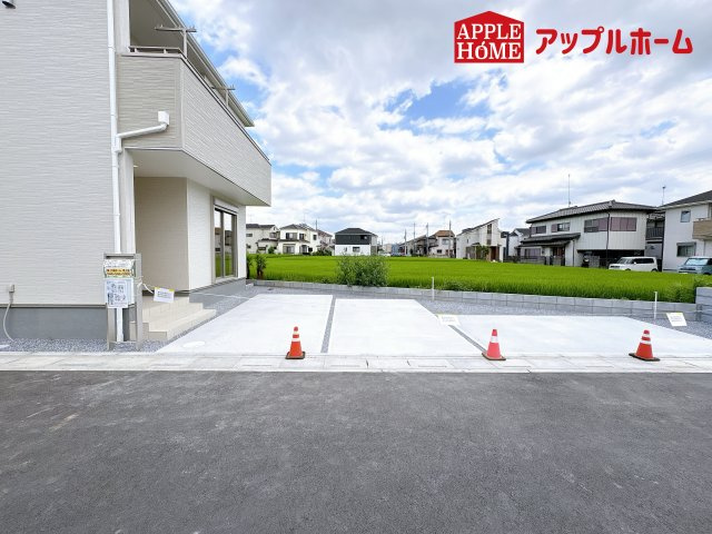 [新築住宅] 鴻巣市松原 3期 全5棟の駐車場|資料請求、お電話でのお問合せ、いつでも丁寧に対応させていただきます！不動産業界のプロフェッショナルが集う弊社にぜひ一度ご相談ください！