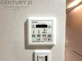 暖房機能があるため、冬場でも温かい浴室で入浴でき、乾燥機能があるため、水気を素早く取り除けます。また、換気機能があるため、湿気を素早く排出してカビや雑菌の発生を防ぐことができます。