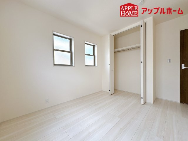 [新築住宅] 鴻巣市松原 3期 全5棟の洋室|２階居室は全室収納あり！たっぷりある収納活用でお部屋もキレイを保てます♪