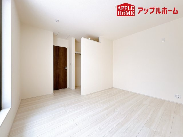 [新築住宅] 鴻巣市松原 3期 全5棟の洋室|２階居室は全室収納あり！たっぷりある収納活用でお部屋もキレイを保てます♪