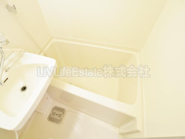 東村山市萩山町４丁目のアパートの浴室