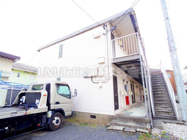 東村山市萩山町４丁目のアパートの外観